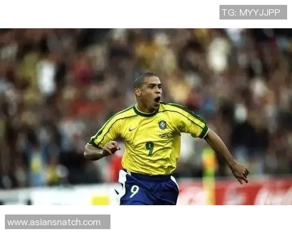 足球明星为何多为前锋位置解析与背后原因探讨