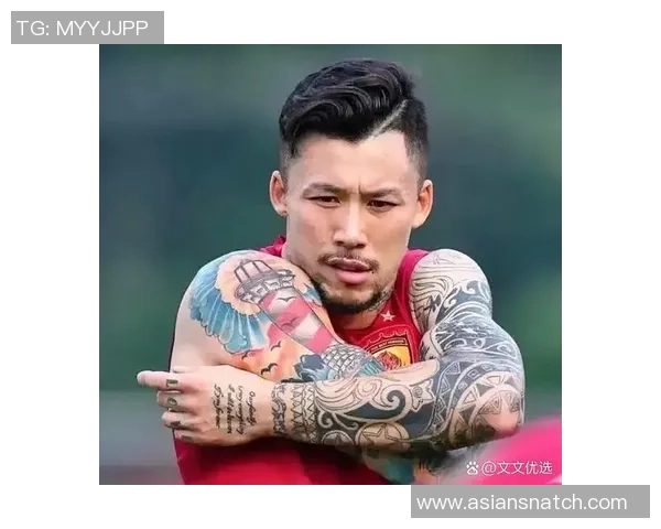 足球明星脚部纹身的艺术与故事揭秘 足球明星脚部纹身的艺术与故事揭秘