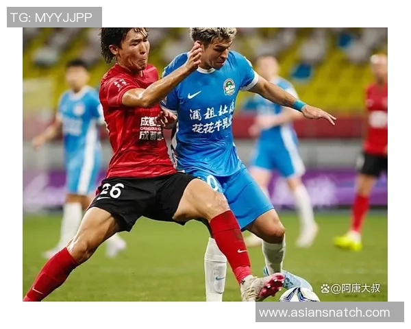 足球明星谁最强壮揭秘体能与力量的巅峰对决与球场表现的关系分析 足球明星谁最强壮揭秘体能与力量的巅峰对决与球场表现的关系分析