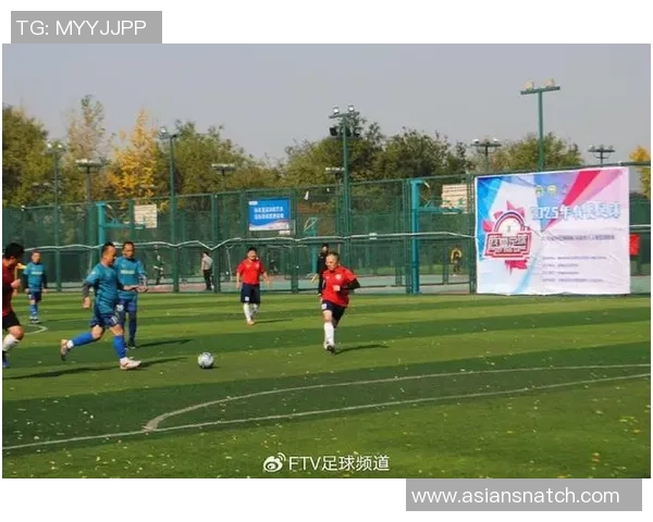 足球明星齐聚万州点燃激情盛宴共同见证足球魅力与城市风采交融