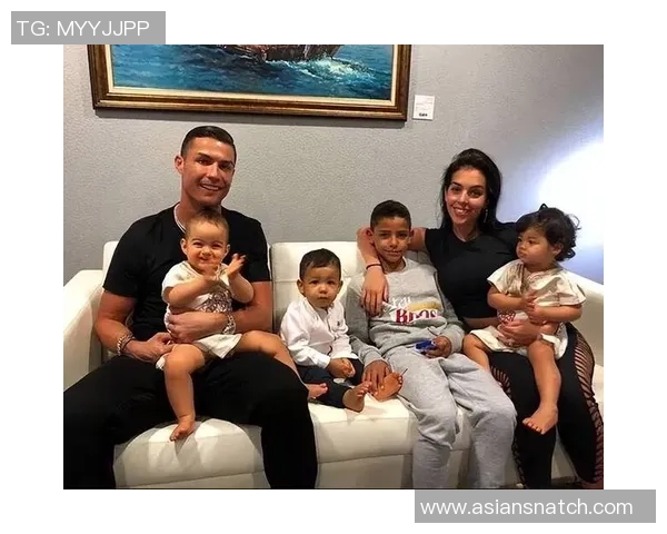 足球明星身边的她们那些陪伴他们的女友和妻子们的故事与名字 足球明星身边的她们那些陪伴他们的女友和妻子们的故事与名字